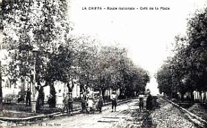 2378- La Chiffa - Route Nationale - Cafe de la Place